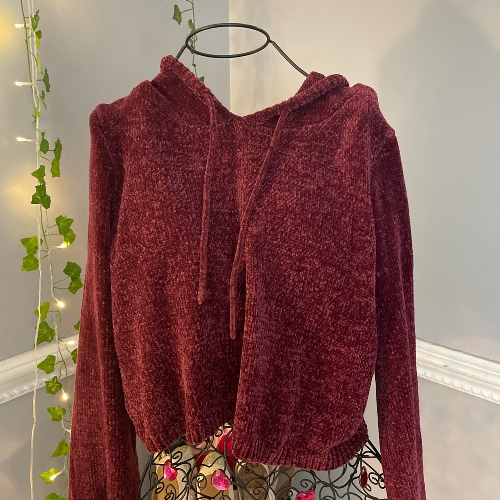 marroon hoodie